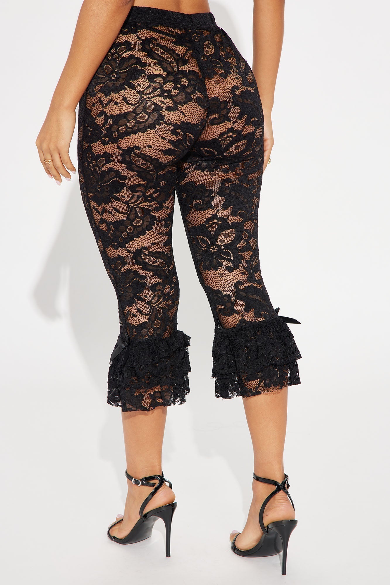 Magnolia Lace Ruffle Capri Legging - Black