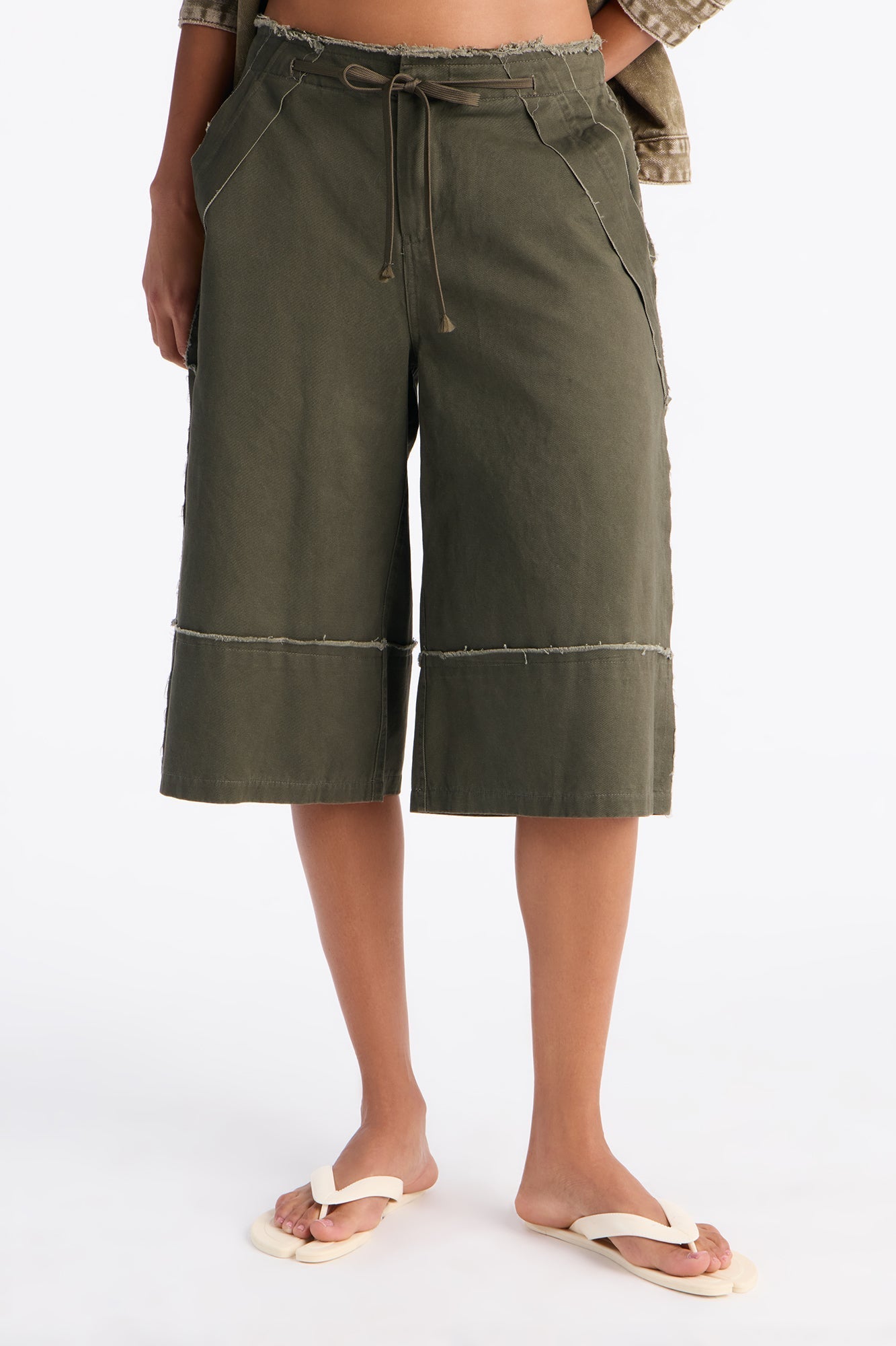 Frankie Distressed Low Rise Bermuda Short - Olive