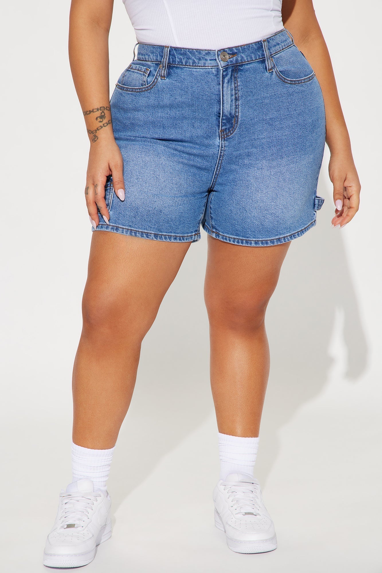 Same Page Stretch Denim Utility Shorts - Medium Wash