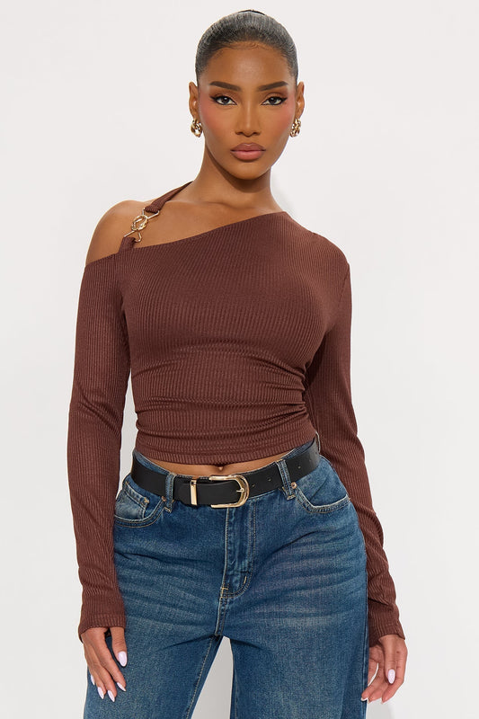 Individual Charm Ribbed Long Sleeve Top - Brown
