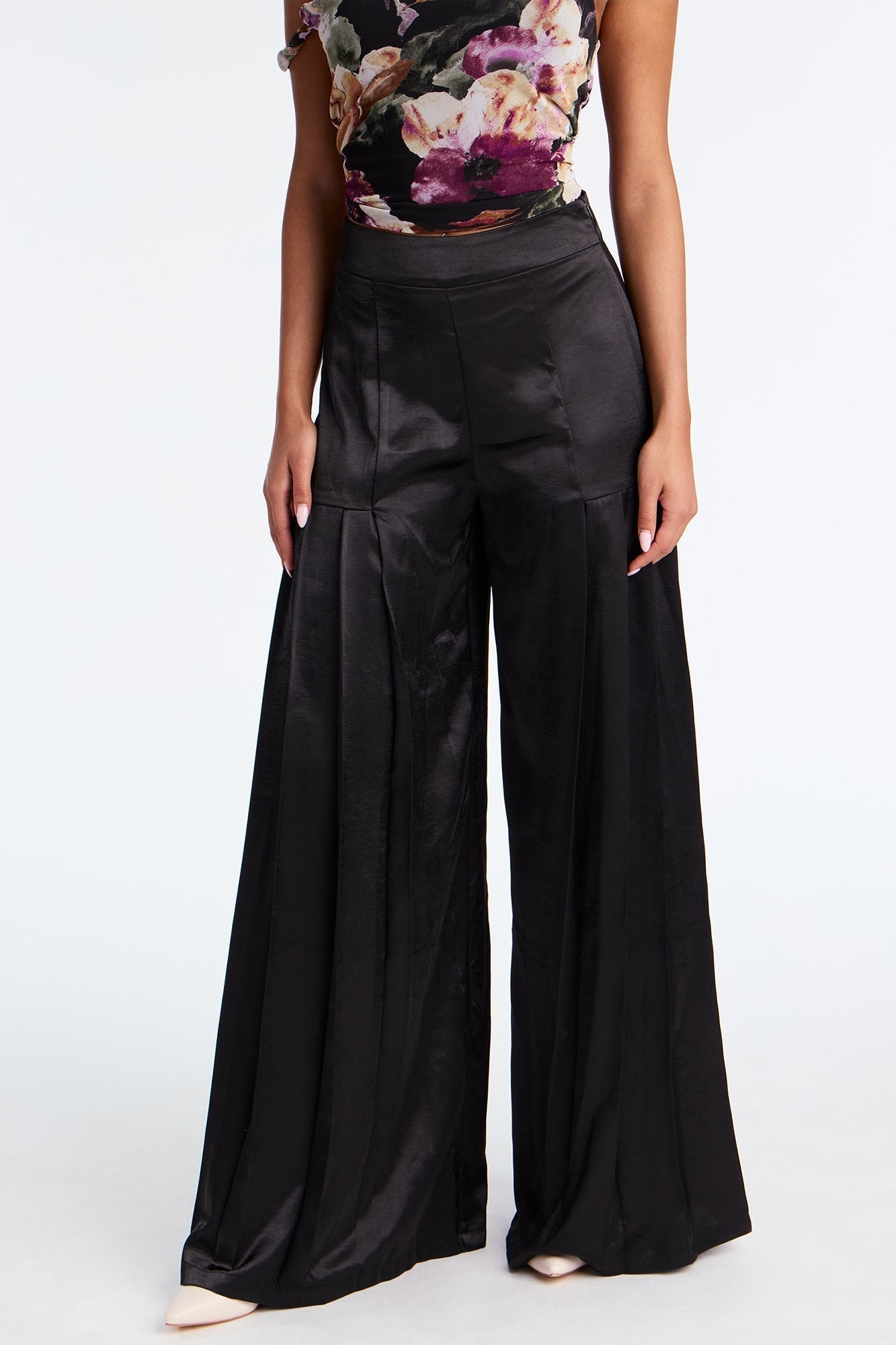 Lost In Your Eyes Satin Wide Leg Pant 33 - Black